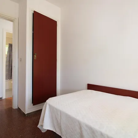 Casa Amplia Con Jardin A 100m De La Playa De La Farella, Cerca Del Puerto De - Es-228-168 * Llanca