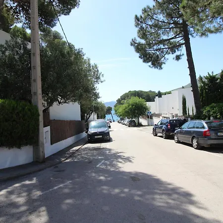 Casa Con Jardin A 100m De La Playa En Llanca, Cerca Del Puerto Y Comercios - Es-228-12 Tatil Evi